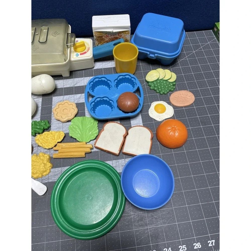 1987‎ Fisher Price Fun with Food Play Skillet Works Pretend Play Huge Lot Read